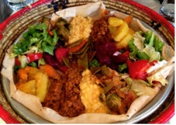 ምግብ ለተቸገሩ ኢትዮጵያዉያን ለ 5 ሰዎች የሚሆን  ከዉሀ ጋር